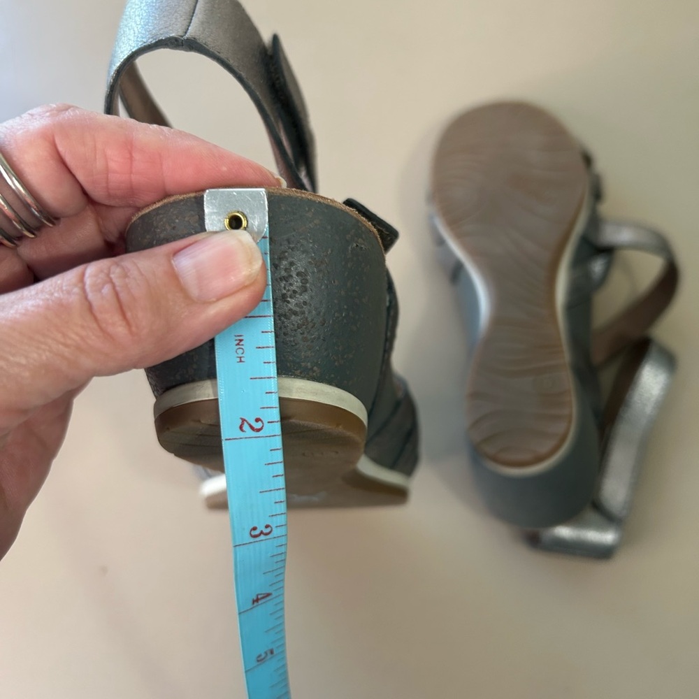 Dansko Veruca Graphite Nappa Sandal Metallic Leather Strappy Wedge SZ41 10.5/11 - Picture 11 of 13